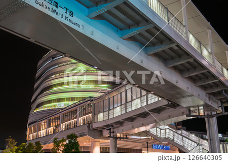 大船駅笠間口歩道橋とグランシップ 大船駅笠間口歩道橋とグランシップ 126640305