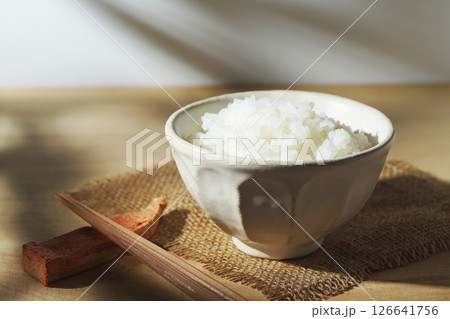 茶碗に盛られた白ご飯 茶碗に盛られた白ご飯 126641756
