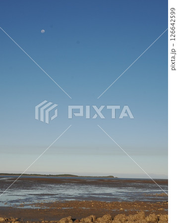 Clairview Boat Ramp付近の干潮時の風景　Queensland　Australia 126642599