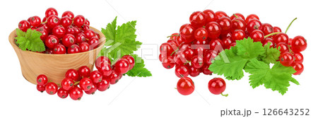 Red currant berries in a wooden bowl isolated on white background 126643252
