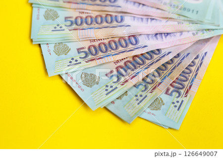 Five hundred thousand dong banknotes Five hundred thousand dong banknotes 126649007