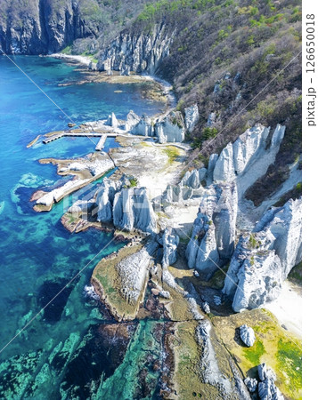 空撮「青森県」神秘的な風景が広がる仏ヶ浦　佐井村 126650018