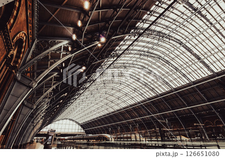 ロンドン　セント・パンクラス駅 126651080