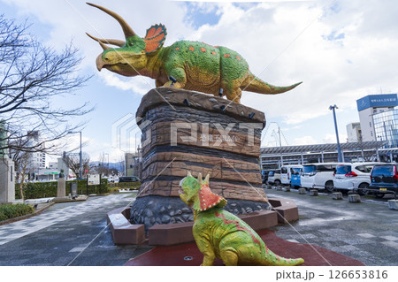 福井駅東口広場の恐竜親子(トリケラトプス) 福井駅東口広場の恐竜親子(トリケラトプス) 126653816