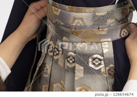 七五三 子供の晴れ着の着付け 5歳男児の晴れ着の着付けをする工程 七五三 子供の晴れ着の着付け 5歳男児の晴れ着の着付けをする工程 126654674