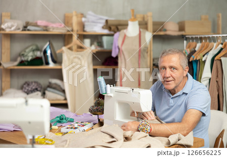 Senior man tailor at work Senior man tailor at work 126656225