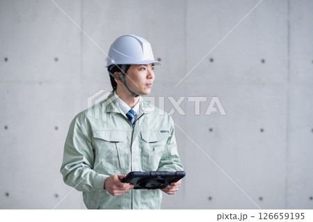 現場を支える技術者 126659195