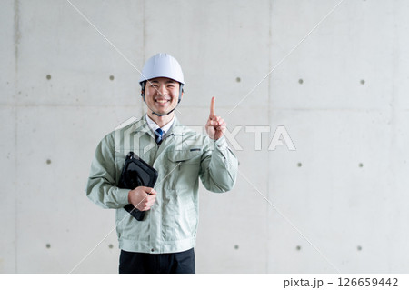 現場を支える技術者 126659442