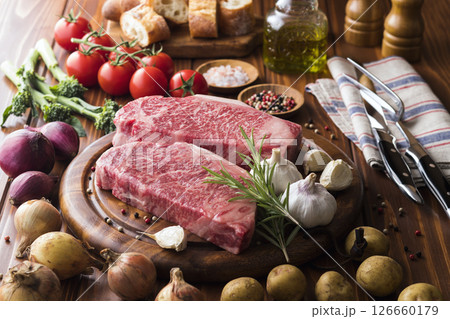 ステーキ用精肉 / 和牛サーロイン 126660179