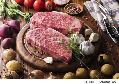 ステーキ用精肉 / 和牛サーロイン ステーキ用精肉 / 和牛サーロイン 126660180