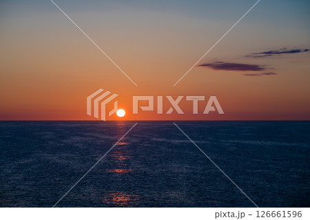 【さんふらわあ　さっぽろ大洗行きからの日の出】 126661596