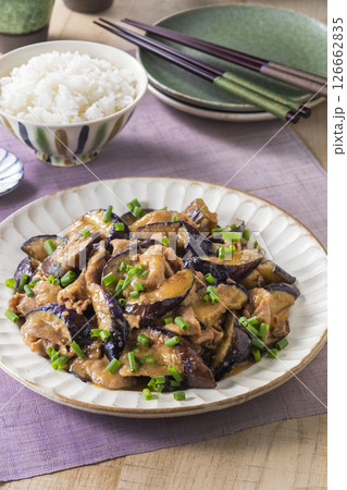 茄子と豚肉の味噌炒め 126662835
