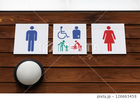 トイレの看板 126663458