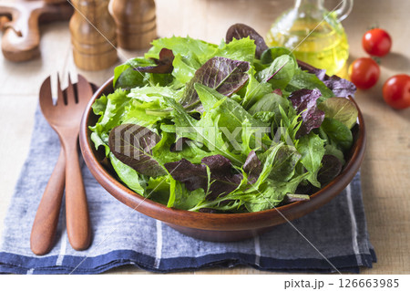 ベビーリーフ 126663985