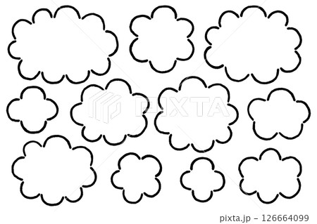 シンプルな黒い線画の雲形フレームのセット 126664099