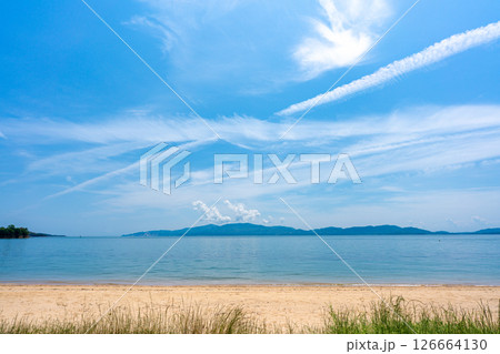 穏やかな瀬戸内海の砂浜風景イメージ【岡山県瀬戸内市】 126664130