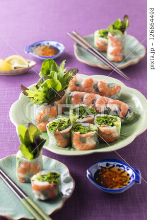 ベビーリーフの生春巻き 126664498