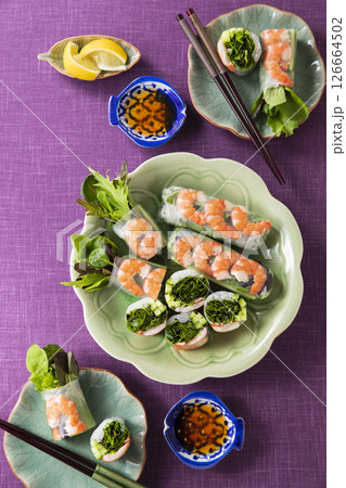 ベビーリーフの生春巻き 126664502