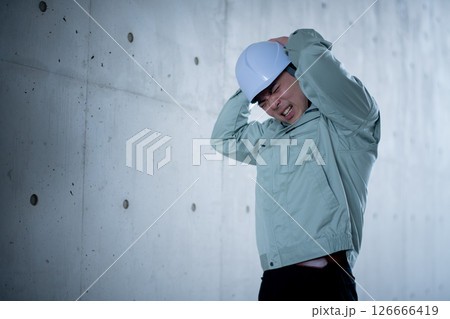 現場を支える技術者 126666419