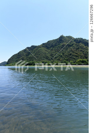 金華山岐阜城と長良川 126667296