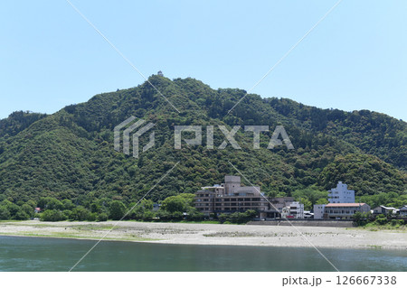 金華山岐阜城と長良川 126667338