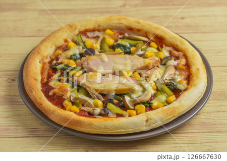 スモークチキンのピザ 126667630