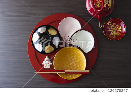 お正月の和食器 126670247