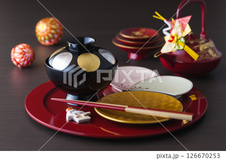 お正月の和食器 126670253