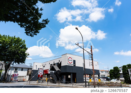 スシロー烏山店の全景 春の青空 東京都世田谷区北烏山1丁目 スシロー烏山店の全景 春の青空 東京都世田谷区北烏山1丁目 126670587