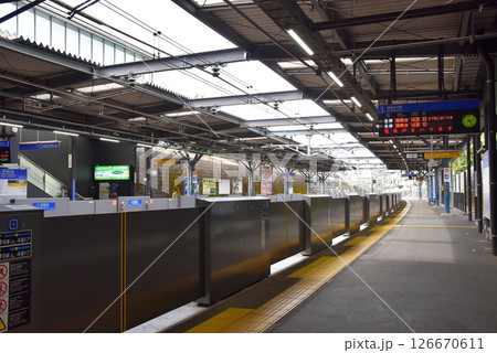 横浜市 相鉄いずみ野線南万騎が原駅のプラットホーム 横浜市 相鉄いずみ野線南万騎が原駅のプラットホーム 126670611