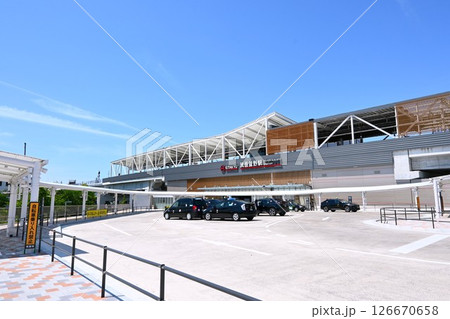 駅前の風景 126670658