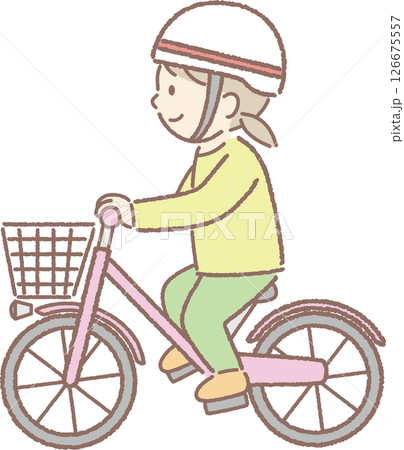 ヘルメットを被って自転車に乗る女の子 126675557