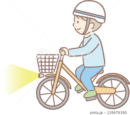 ヘルメットを被ってライトのついた自転車に乗る男の子 126676380