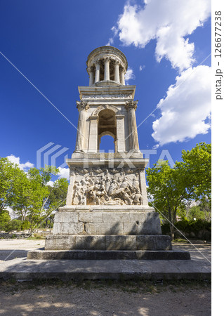 Mausoleum of Glanum, Glanum archaeological site near Saint-Remy-de-Provence, Provence, France Mausoleum of Glanum, Glanum archaeological site near Saint-Remy-de-Provence, Provence, France 126677238