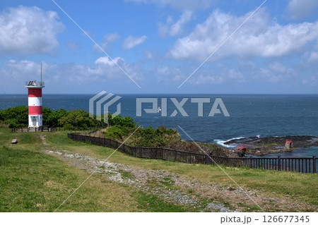 津軽半島随一の景勝地　袰月海岸高野崎　高野崎灯台 126677345