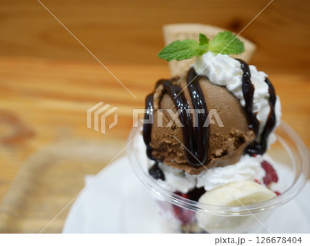 ミニチョコバナナパフェ 126678404