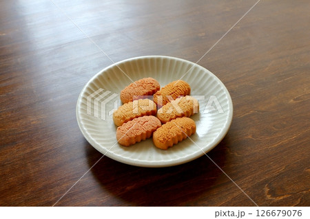 沖縄の伝統的なお菓子のちんすこう 沖縄の伝統的なお菓子のちんすこう 126679076
