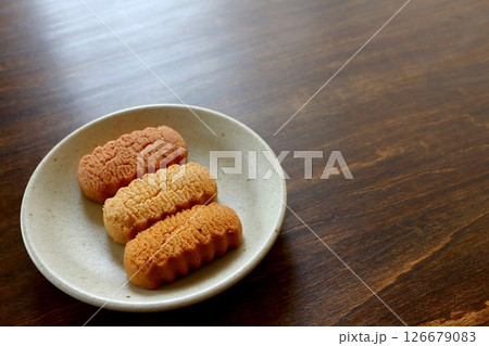 沖縄の伝統的なお菓子のちんすこう 沖縄の伝統的なお菓子のちんすこう 126679083