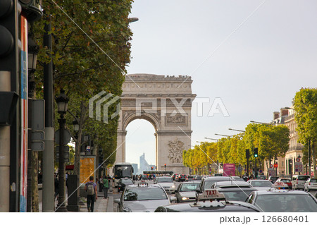 フランス　パリ　凱旋門 126680401