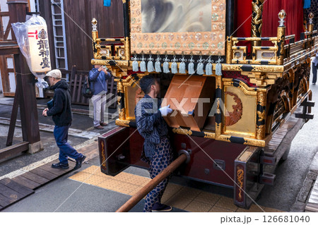 250414春の高山祭イラスト111z089 126681040