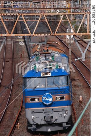 長旅を終えて終着駅上野を目指すEF510-501号機牽引の寝台特急北斗星_2010/10/7撮影 126682269