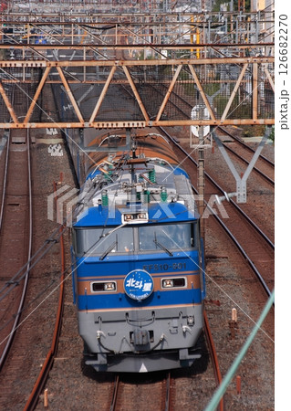 長旅を終えて終着駅上野を目指すEF510-501号機牽引の寝台特急北斗星_2010/10/7撮影 126682270