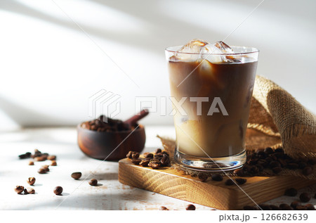 アイスカフェオレ・アイスカフェオーレ 126682639