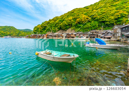 伊根の舟屋　初夏の京都　　 126683054