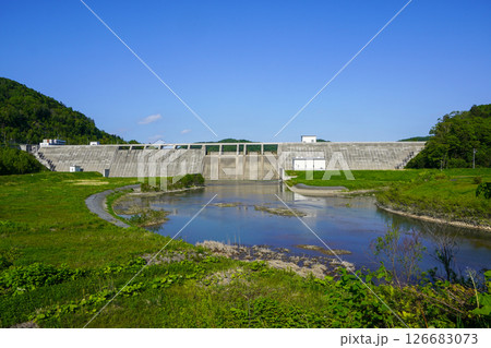 晩春のころの当別ダム 126683073