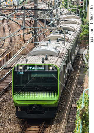 JR東日本　E235系山手線 126684165