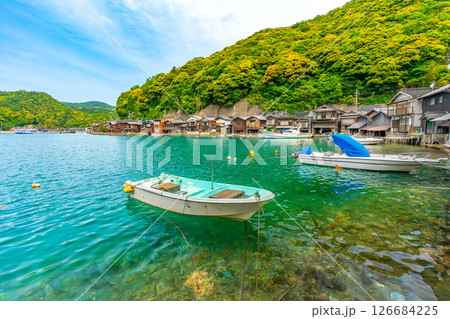 伊根の舟屋　初夏の京都　　 126684225