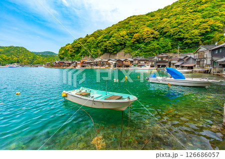 伊根の舟屋　初夏の京都　　 126686057