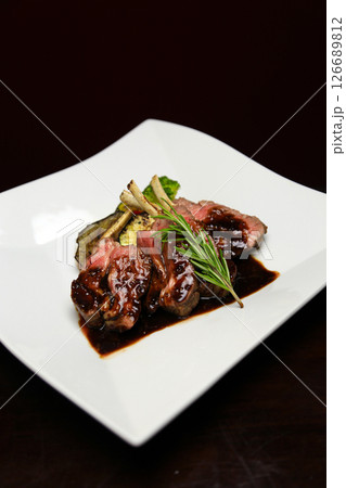 お肉料理ラムチョップソースがけ3 お肉料理ラムチョップソースがけ3 126689812