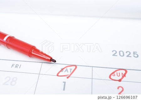 カレンダー　土日のクローズアップ 126696107